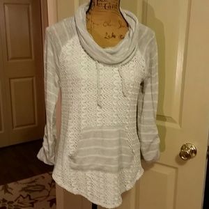 Very pretty lightweight cowl neck sweater!!